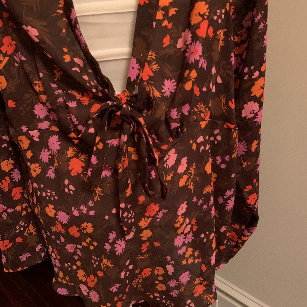 liz‎ lange maternity blouse. gently used